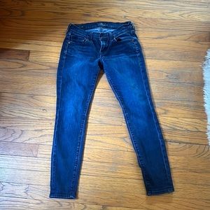 Charlie Pencil Capri low rise jeans